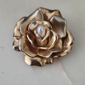 Elegant Vintage Gold Plated Rose Brooch With Faux Pearl Center